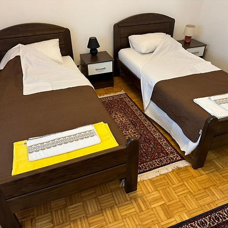 Apartment Share ซาราเยโว ภายนอก รูปภาพ