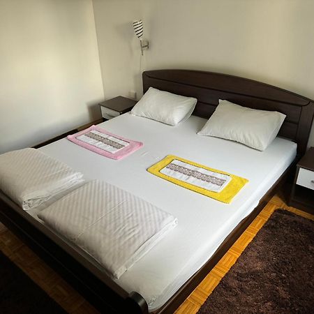 Apartment Share ซาราเยโว ภายนอก รูปภาพ