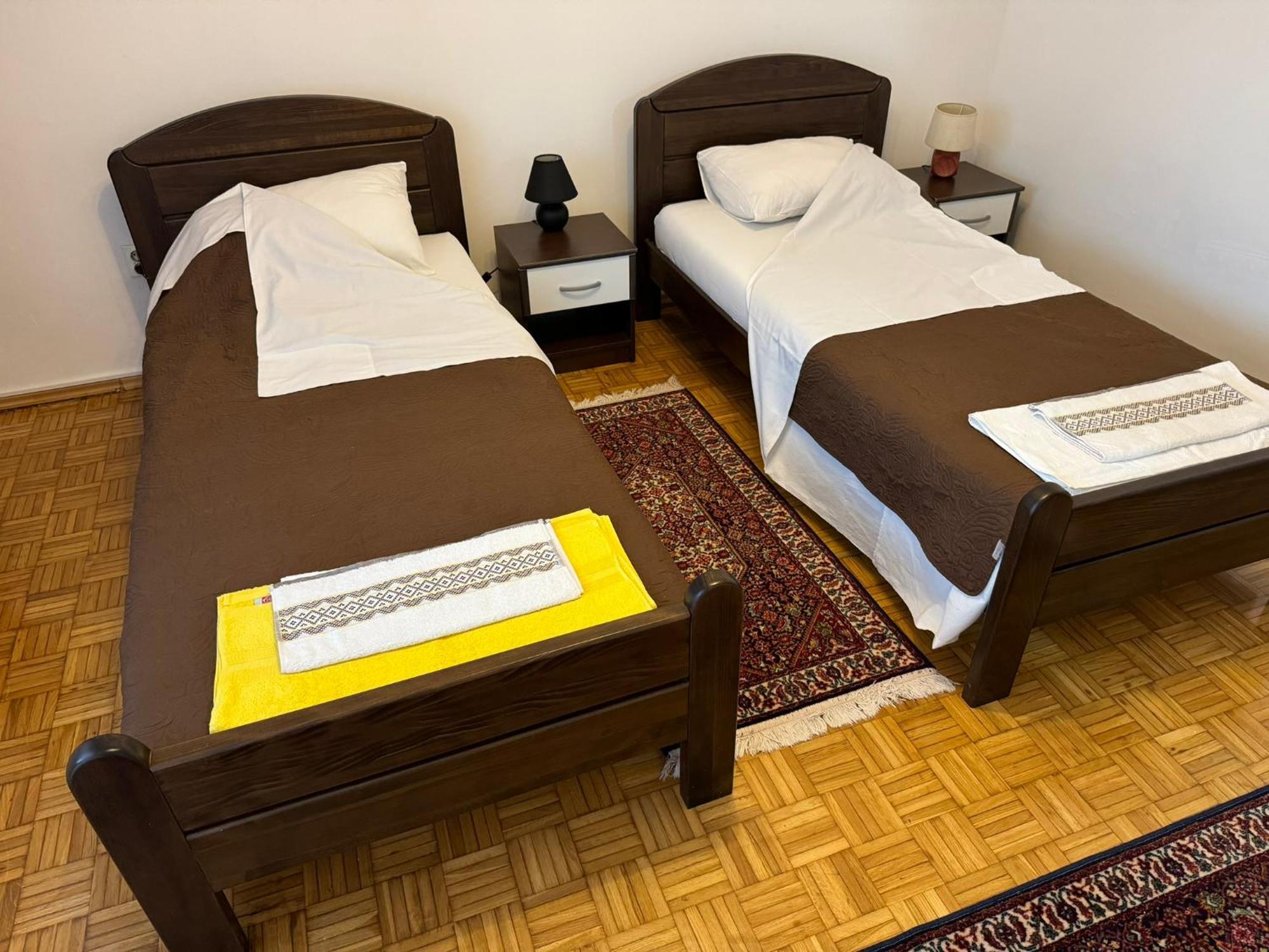 Apartment Share ซาราเยโว ภายนอก รูปภาพ
